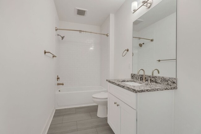 Building Photo - Simple living?  We got you.  $1150/mo wate...