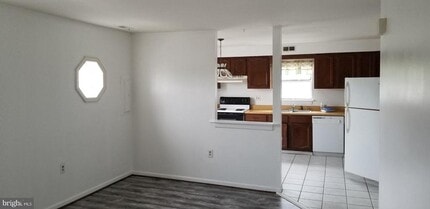 Building Photo - 581 Fish Pond Rd