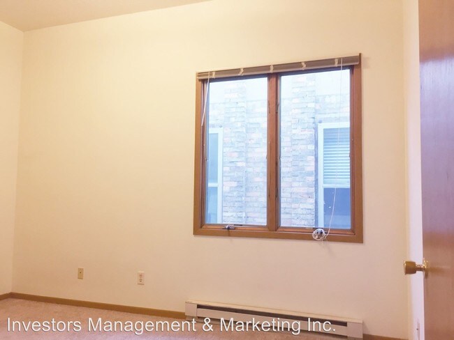 Foto del edificio - 107 Main St S