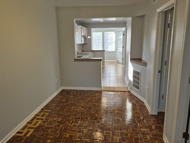 Foto del edificio - 6840 S Claremont Ave