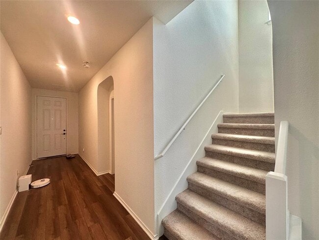 Building Photo - 123 Adeline Dr