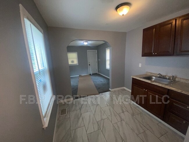 Building Photo - 4396 Neff Ave