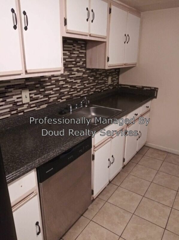 Foto del edificio - 2802 Sunrise Ave