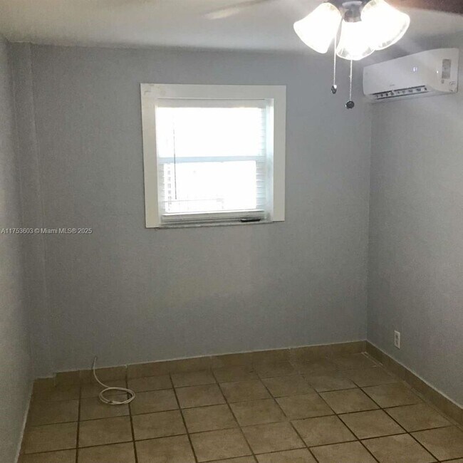 Foto del edificio - 1610 NW 8th Terrace