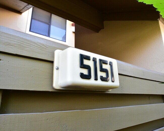 Building Photo - 5151 Beachwalk Cir