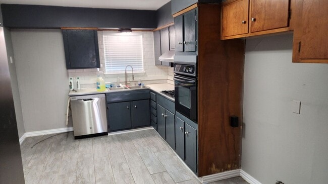 Building Photo - 3 Bedroom Single Family Home in Grand Prairie