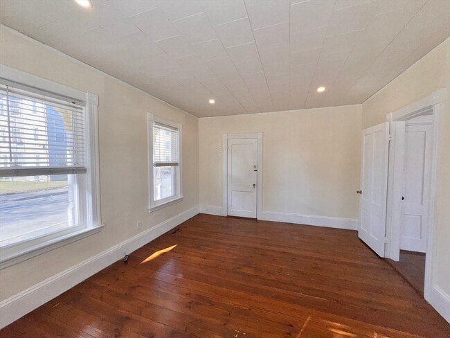 Building Photo - 29 Abbott St