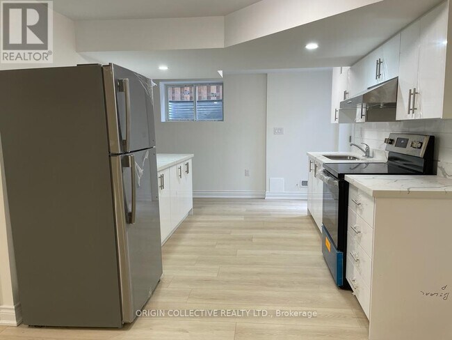 Building Photo - 5506 Fleur De Lis Ct