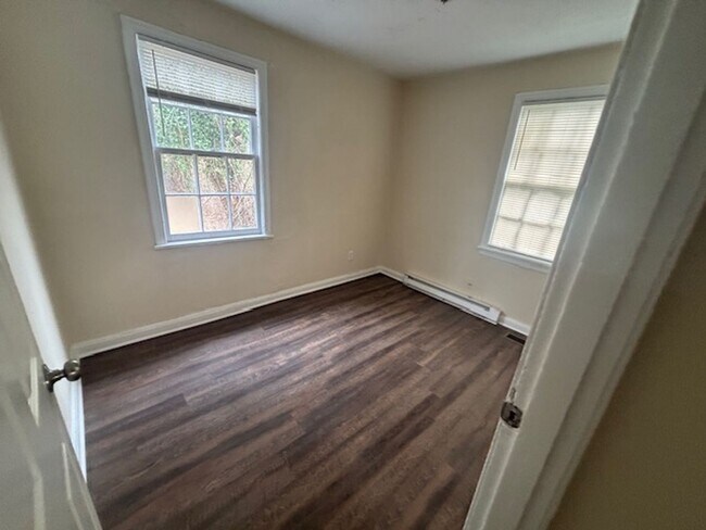 Foto del edificio - Knoxville 37914 - 2 bedroom 1 bath - call Howard Grower 865-705-0969