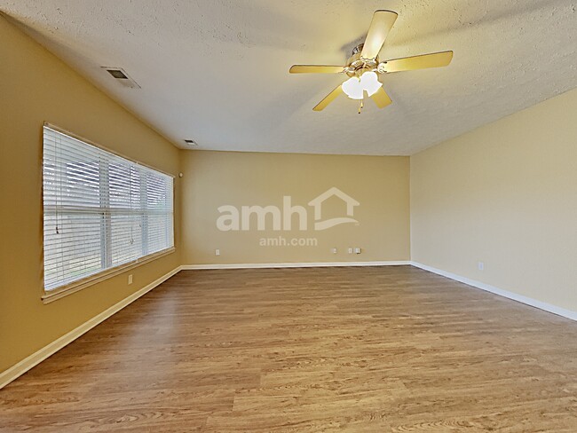 Foto del edificio - 533 Callie Ave