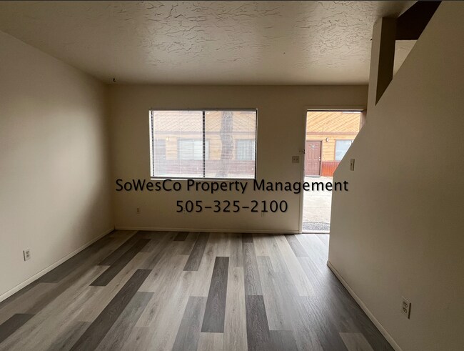 Foto del edificio - Newer flooring & Paint; 2 Bedroom 1.5 Bath...