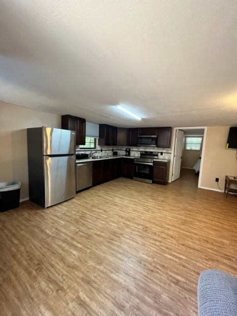 Building Photo - 805 Marina Dr