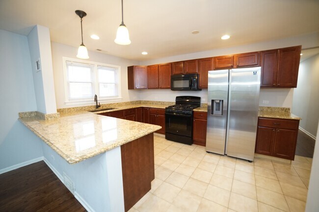 Building Photo - 8918 Lavergne Ave