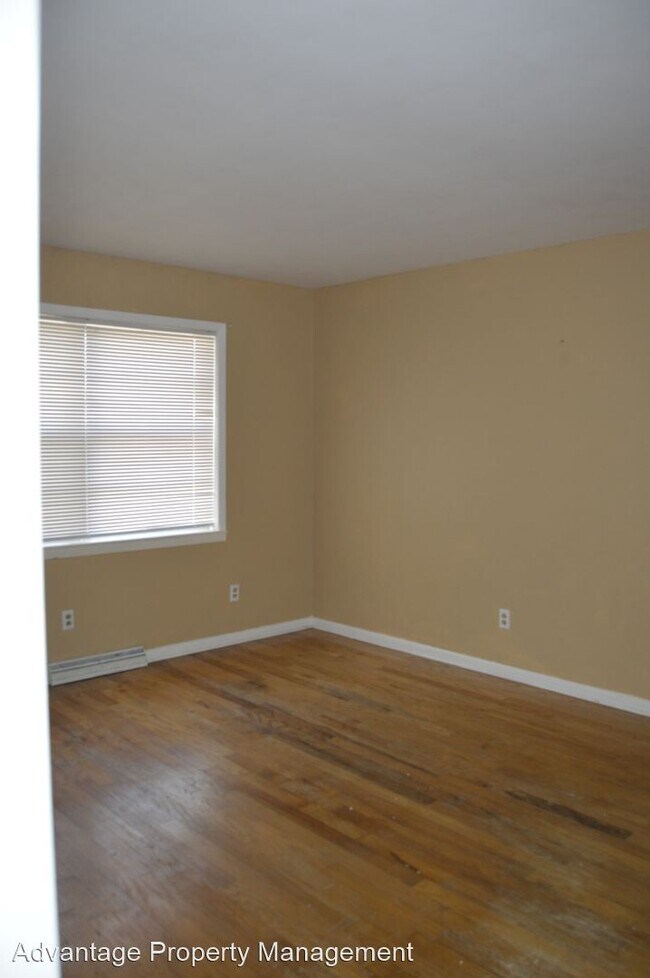 Building Photo - 3 br, 2 bath House - 1611 Chenault Dr SE
