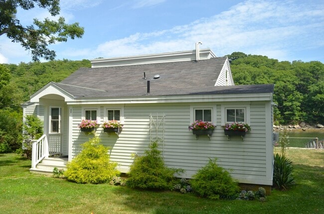 Foto del edificio - Annisquam Rental on the Water: Chester Square