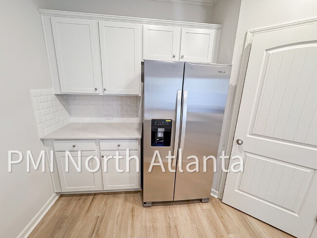 Foto del edificio - Brand New Flowery Branch Townhome