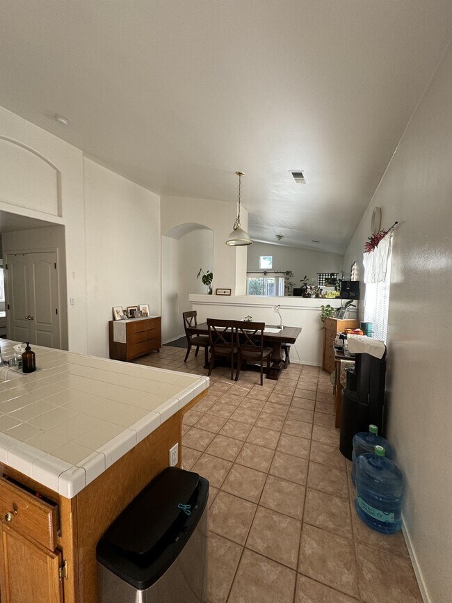 Building Photo - 9320 Lacroix Ct