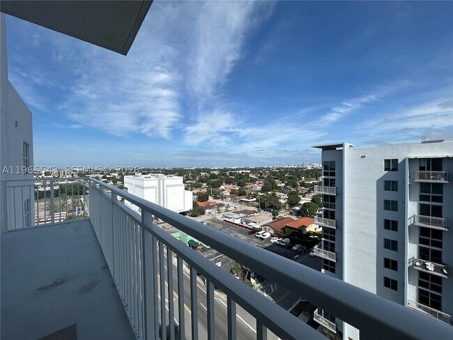 Foto del edificio - 60 NW 37th Ave