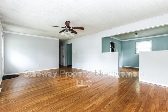 Foto del edificio - 359 Lake Blvd