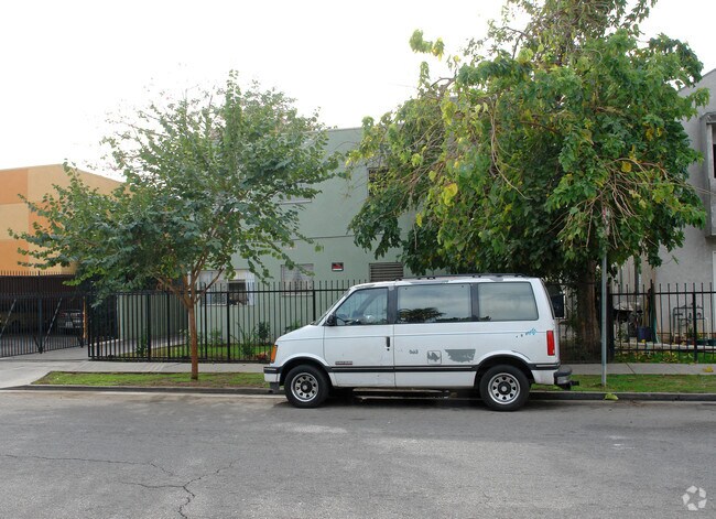 Foto del edificio - 14148 Delano St