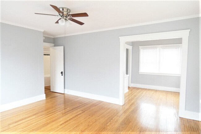 Foto del edificio - 1756 E 2nd St