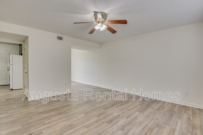 Building Photo - 1402 Arsenal Ave