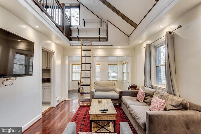Foto del edificio - 6711 Conway Ave