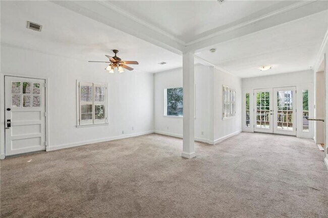 Foto del edificio - 3533 Kingsboro Rd NE