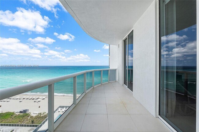 Building Photo - 15811 Collins Ave
