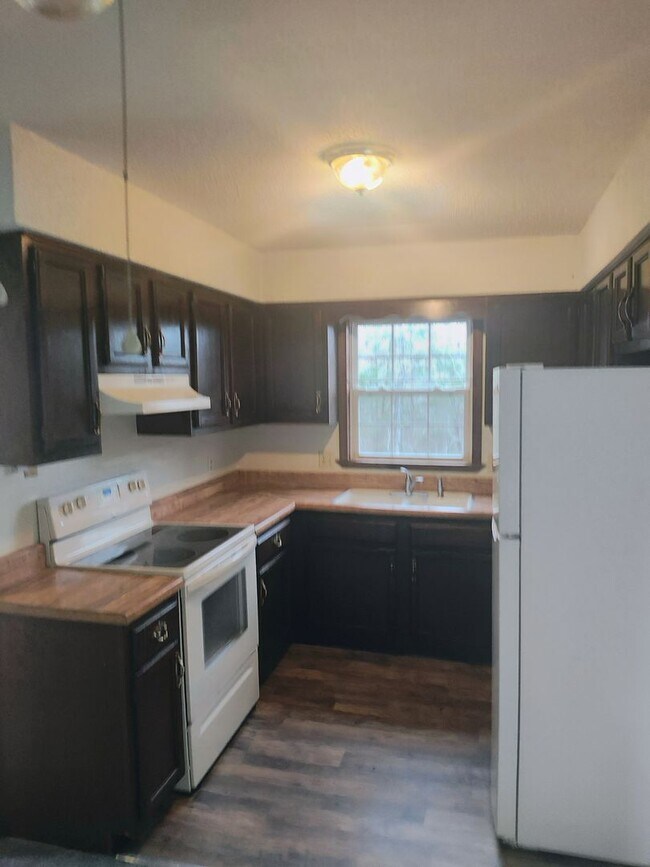 Building Photo - 1 bedroom Duplex apartment for rent in Bra...