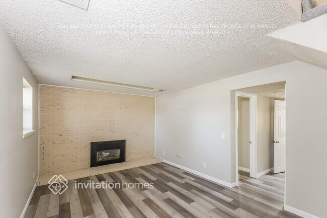 Building Photo - 1276 S Lewiston Way