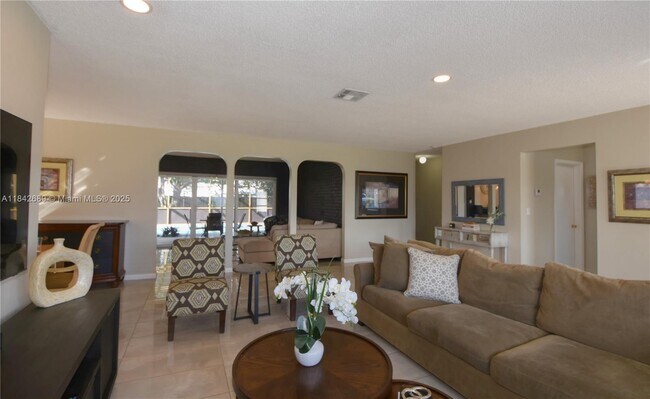 Foto del edificio - 609 S Crescent Dr