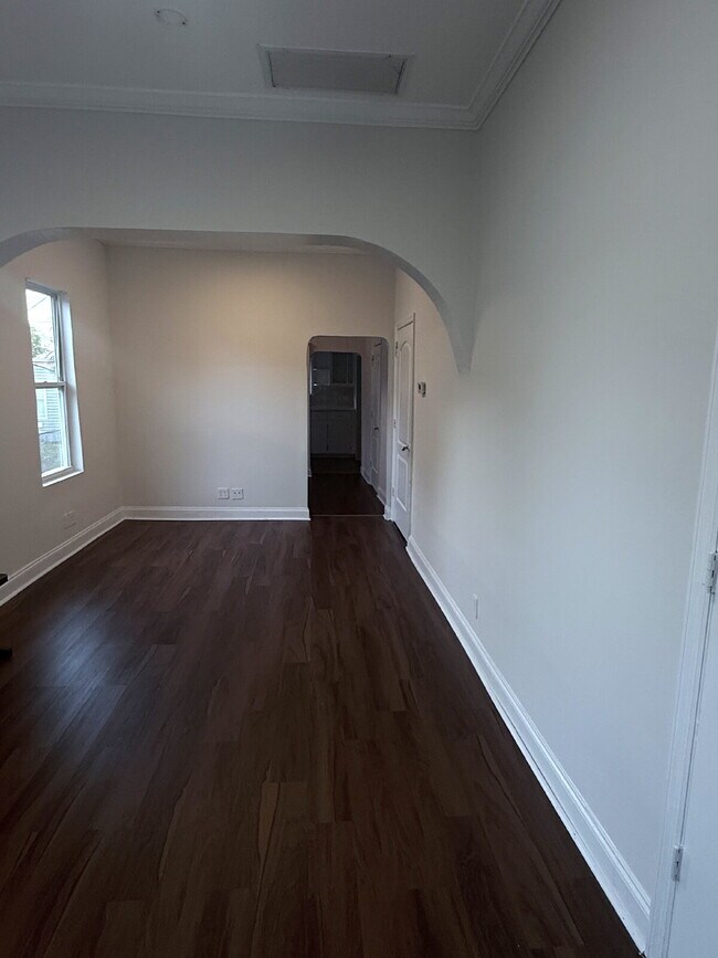 Foto del edificio - 3 Bedroom and 1 Bath