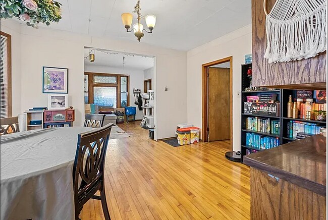 Dining Room - 887 James Ave