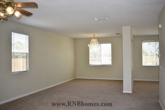 Foto del edificio - 6301 Bluebill Ct