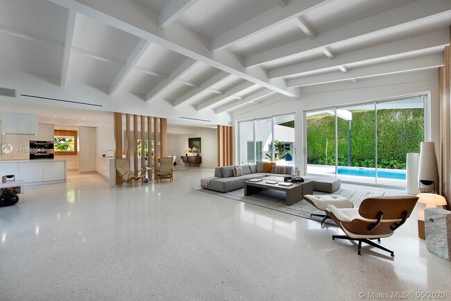 Building Photo - 321 W Dilido Dr