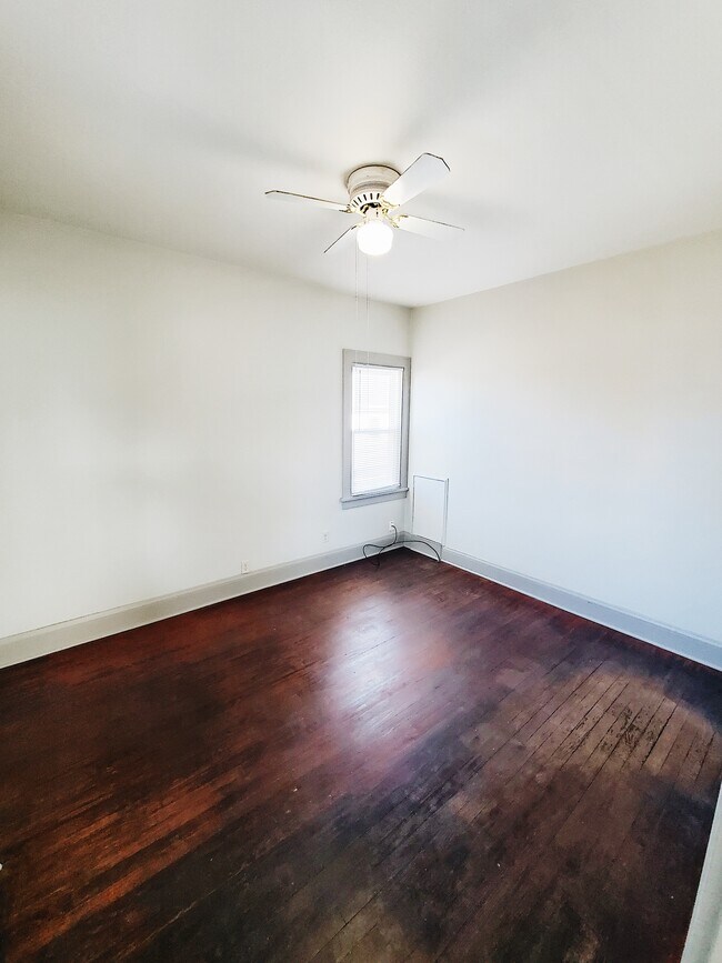 Building Photo - Completely Remodeled 1BR Unit in West Alli...