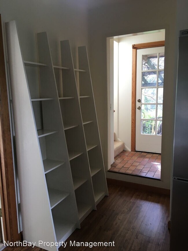 Foto del edificio - 1 br, 1 bath House - 394 Gold Ridge Rd