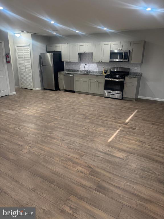 Foto principal - 609 Brunswick Ave