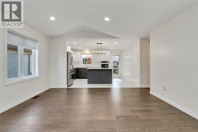 Building Photo - 1029 Lublin Ave.