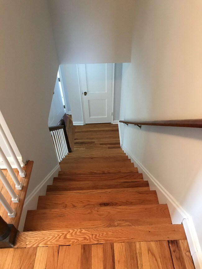 19 Arnold Way, West Hartford, CT 06119 Townhome Rentals in West Hartford CT