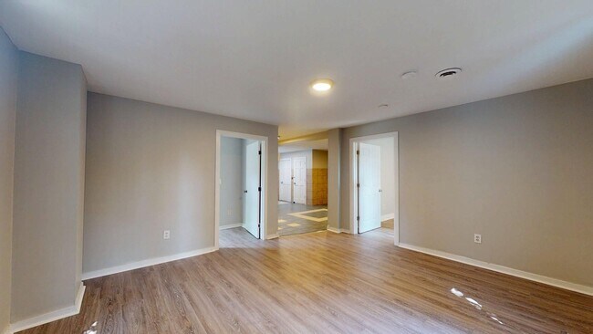 Foto del edificio - 7023 Clark Ave