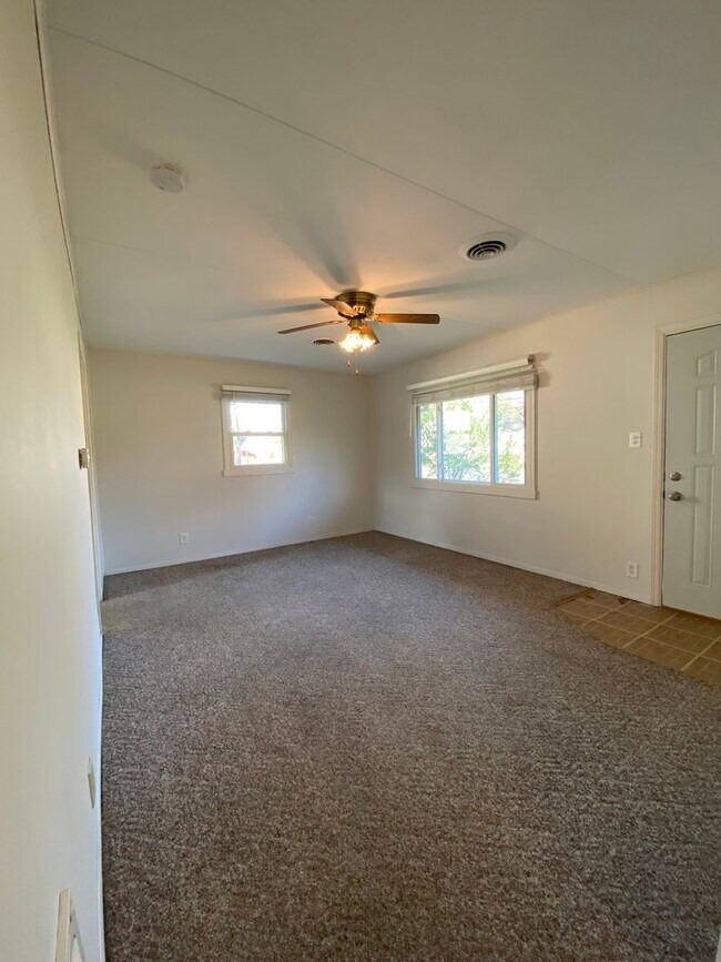 Foto del edificio - 3 Bedroom Single Family Home!