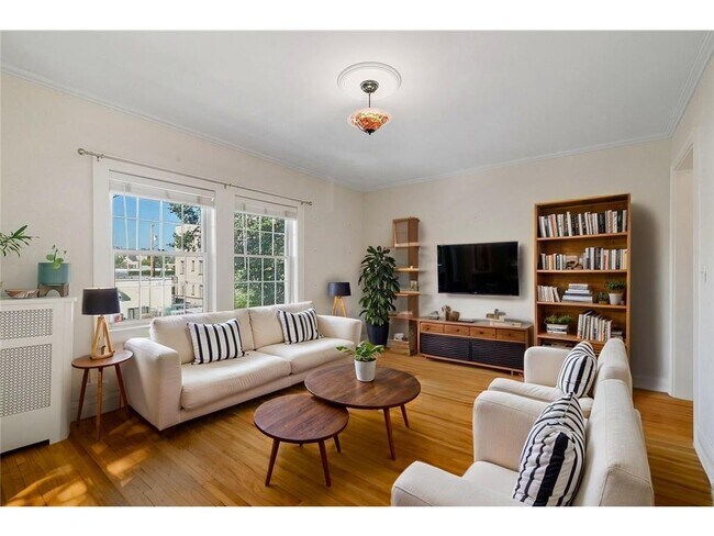 Foto del edificio - 2739 Girard Ave S