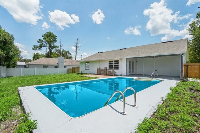 Building Photo - 2670 Bentley Dr