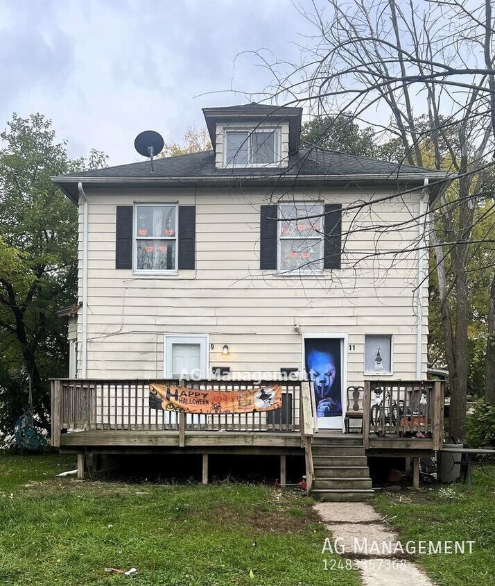 9 Liberty St, Pontiac, MI 48341 Townhome Rentals in Pontiac MI