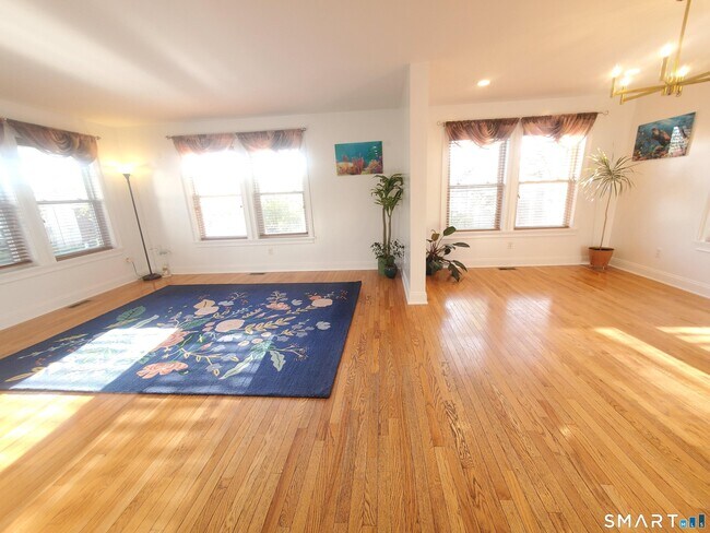 Foto del edificio - 1093 Shippan Ave