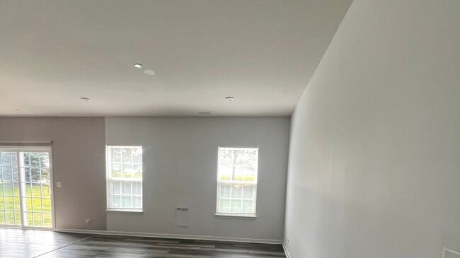 Building Photo - 3423 Helene Rieder Dr