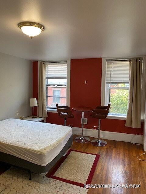 Foto del edificio - 72 Revere St