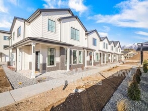 Building Photo - 232 E 860 S